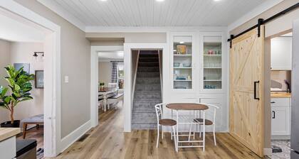 NEW Updated Farmhouse in Custer - 2 Blocks from Main Street!