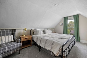 3 chambres, fer et planche à repasser, Wi-Fi, draps fournis