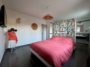 2 bedrooms, iron/ironing board, free WiFi, bed sheets - Villa les Arts de la Table   (Saint-Laurent-des-Arbres)
