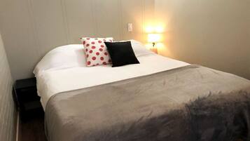 1 slaapkamer, een bureau, een strijkplank/strijkijzer, gratis wifi