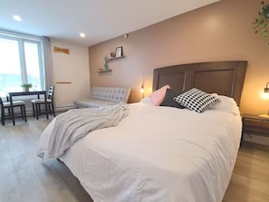 1 quarto, escrivaninha, ferros/tábuas de passar roupa, Wi-Fi de cortesia