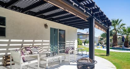 Lovely Indio Paradise with huge yard / pet friendly