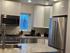 Microonde, forno, piano cottura, lavastoviglie