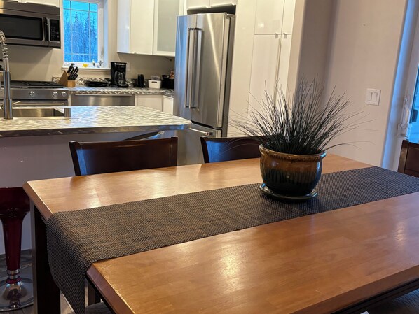 ميكروويف، فرن، موقد طهي مسطح، غسالة أطباق