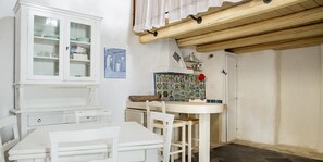 Apartment | Living area | 35-inch TV with digital channels - Casa Gelsomino by Wonderful Italy (Noto)