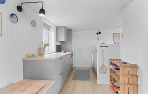 Fridge, oven, dishwasher, coffee/tea maker - 2 bedroom nice home in Thisted (Thisted)