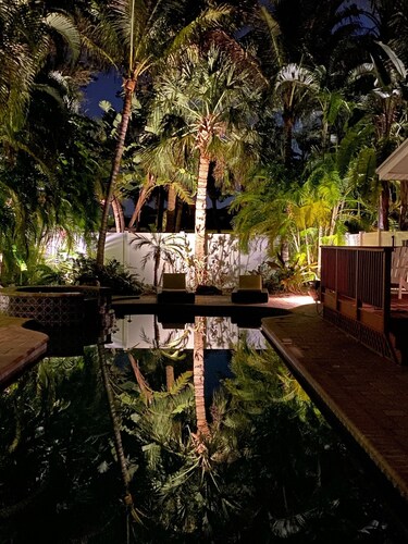 Walk To Siesta Village And Beach/Private Heated Pool & Hot Tub