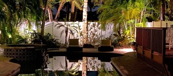 Walk To Siesta Village And Beach/Private Heated Pool & Hot Tub