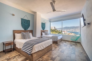 Premium House | 5 bedrooms, premium bedding, down comforters, Tempur-Pedic beds