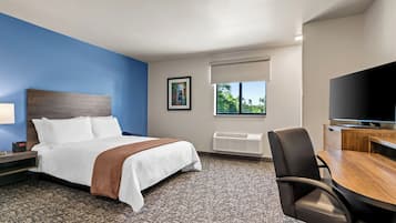 Premium bedding, pillowtop beds, desk, laptop workspace