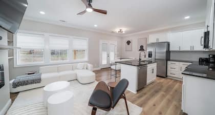 Urban Stylish Escape to Pickwick Lake