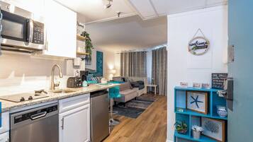 Fridge, microwave, stovetop, dishwasher