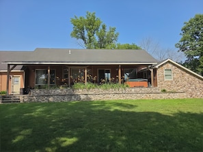 Exterior - Upstate Waterfront Retreat 4000 sq ft with 2 Kitchens!!! (Queensbury)