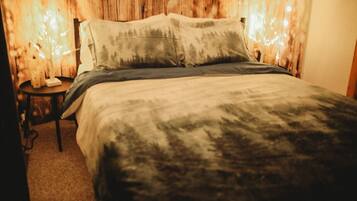 Desk, iron/ironing board, free WiFi, bed sheets