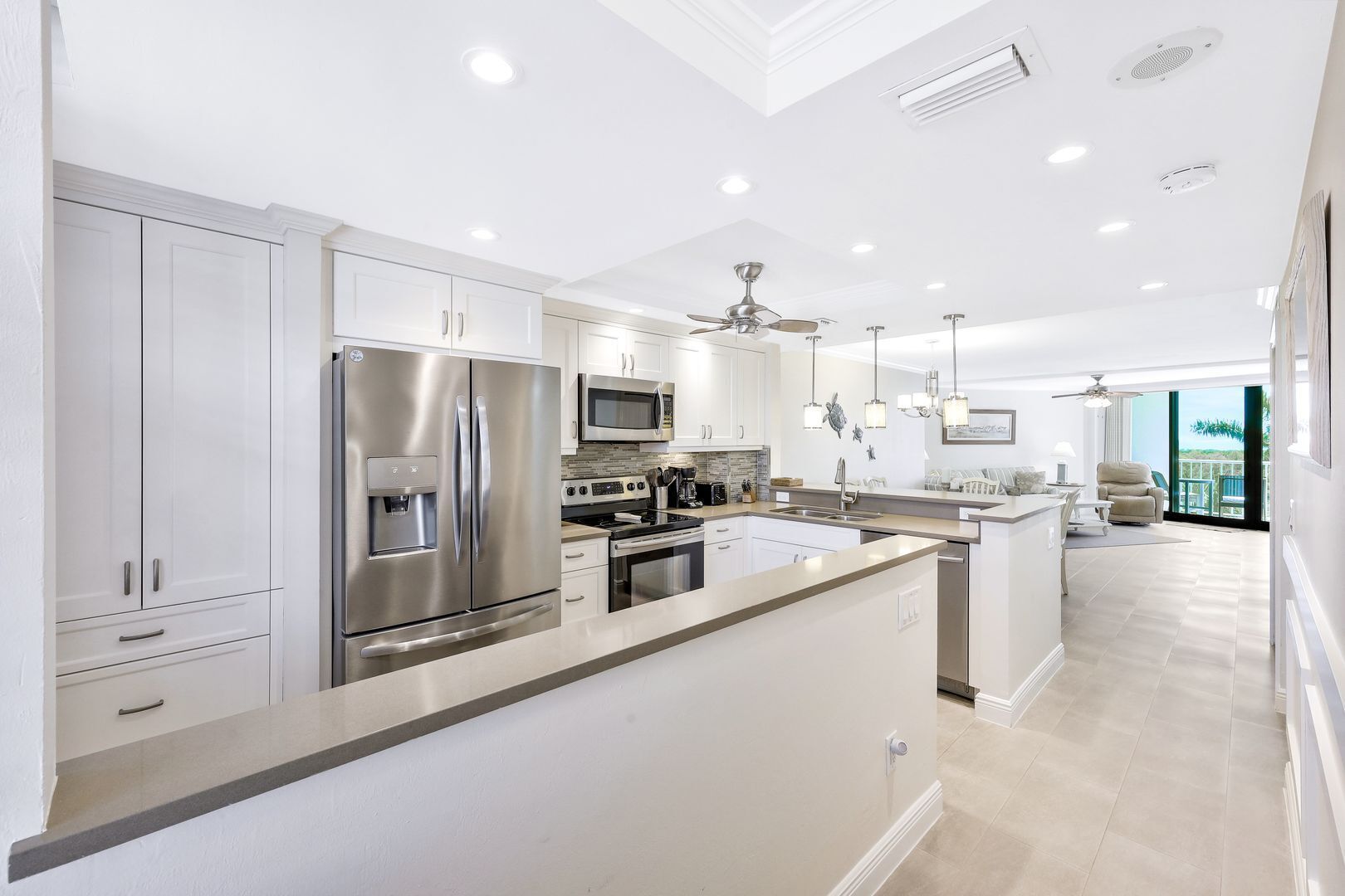 Paradise Awaits a Stunning Beachfront Condo with Breathtaking Views!