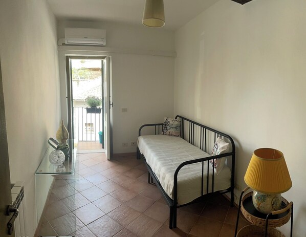 2 slaapkamers, een strijkplank/strijkijzer, wifi, beddengoed