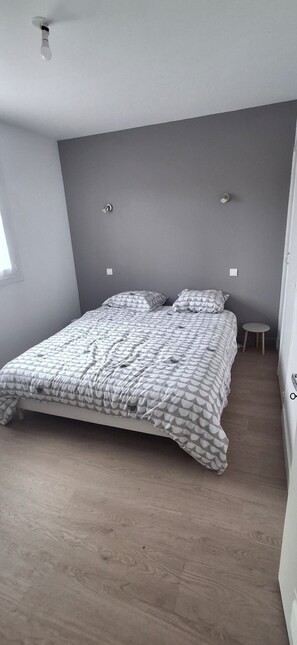 2 chambres, lit parapluie, Wi-Fi gratuit, draps fournis
