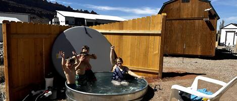 Tina de hidromasaje al aire libre