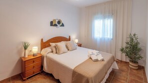 3 quartos, ferros/tábuas de passar roupa, berço de viagem, Wi-Fi