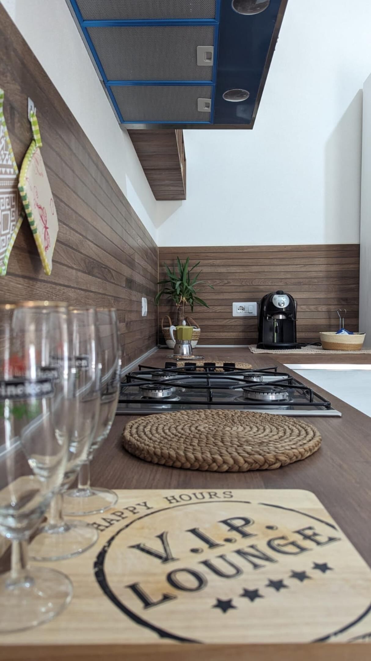 Kylskåp, mikrovågsugn, ugn och spishäll