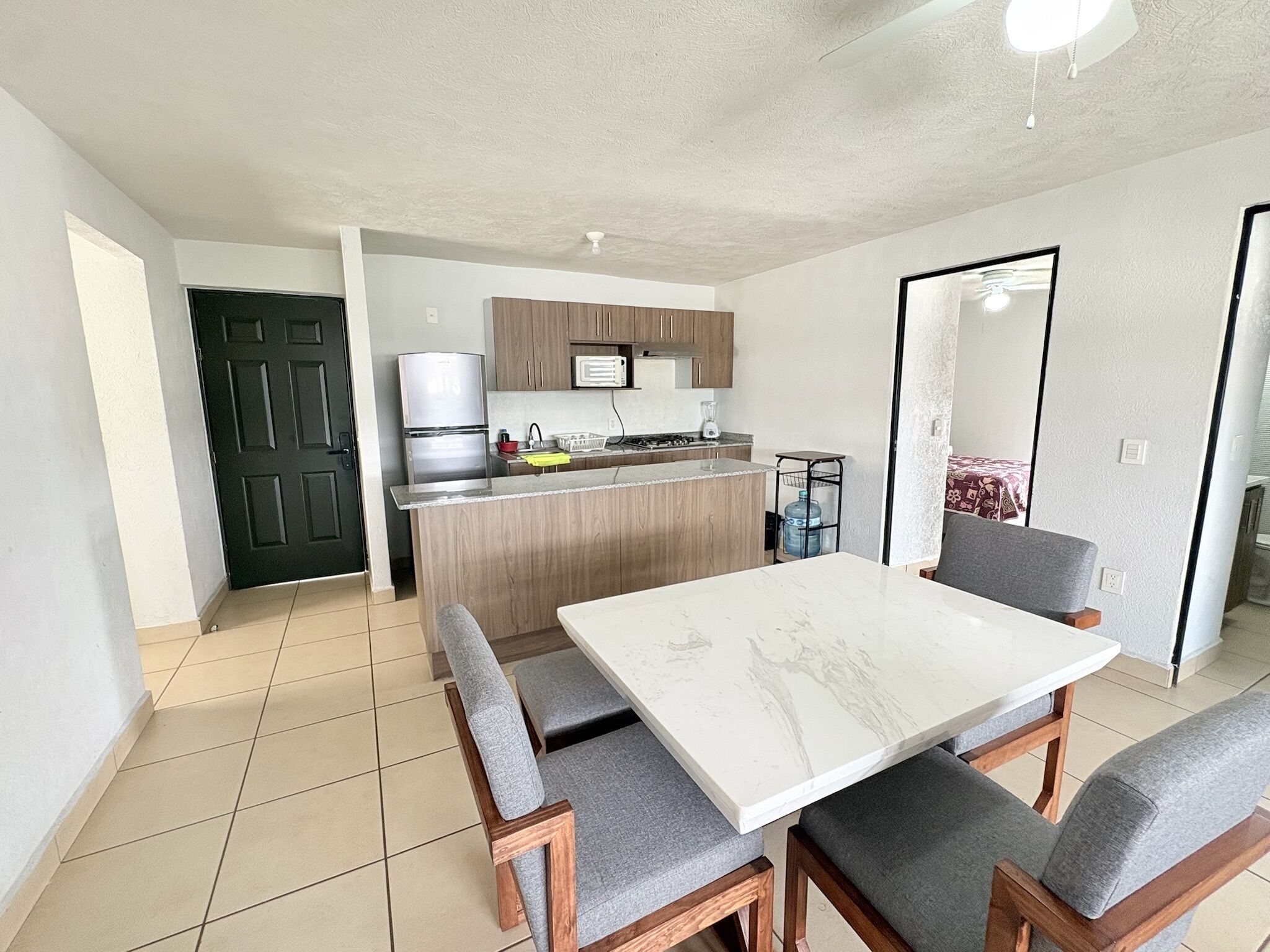 Classic Apartment, 3 Bedrooms, Kitchen | Living area