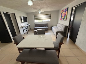 Classic Apartment, 3 Bedrooms, Kitchen | Dining room
