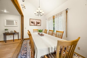 Dining - Story Time Retreat (Nashville)