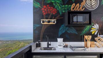 Moon Igloo suite| Private & Heated pool | Private kitchen