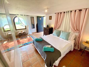 4 bedrooms, iron/ironing board, travel crib, free WiFi