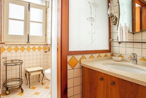 Appartement, uitzicht op zee | Badkamer