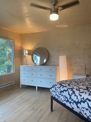 Stuga - 1 queensize-sÀng - utsikt mot floden | 1 sovrum, gratis wi-fi och sÀngklÀder
