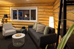 Granite Glamping Cabin | Wohnbereich