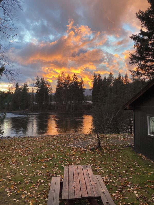 Property grounds - River's Edge Retreat (Clearwater)