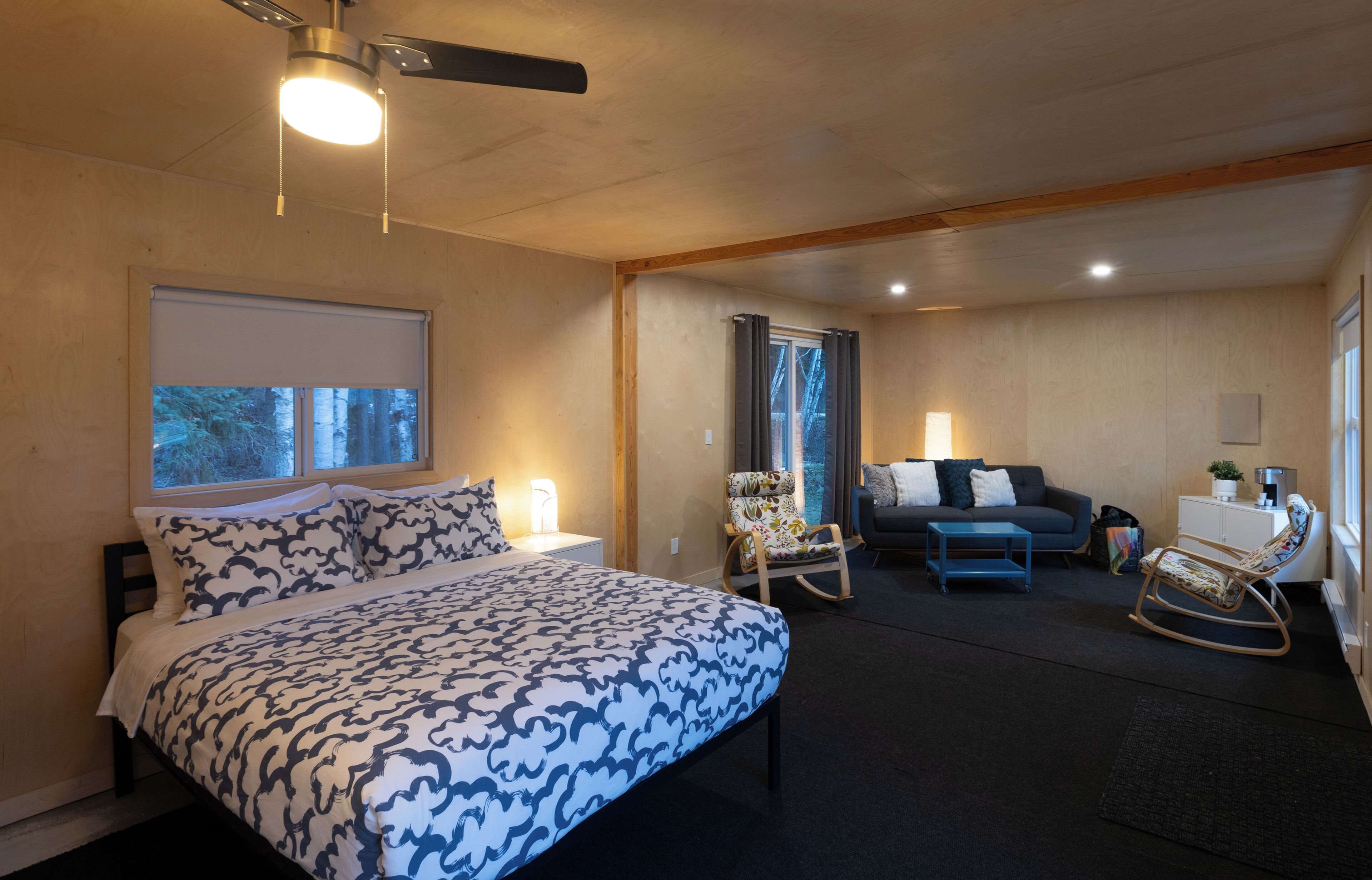 Shale Glamping Cabin | Free WiFi, bed sheets