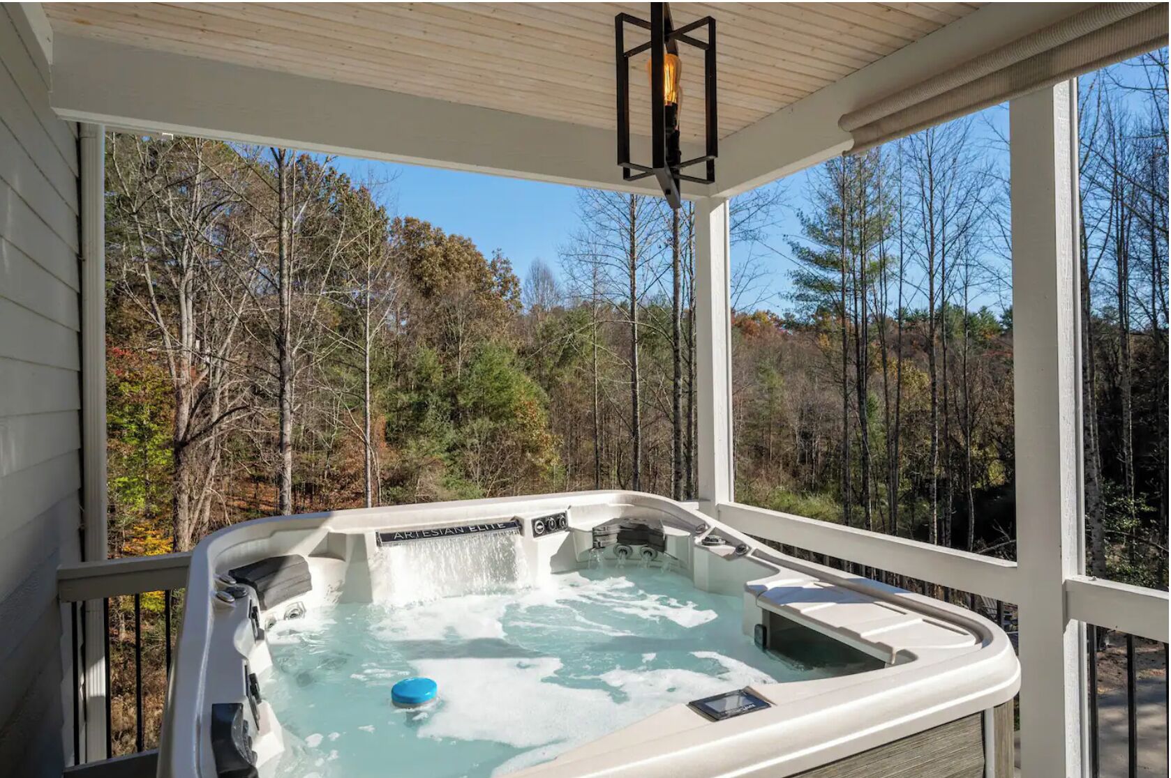 Bain à remous extérieur