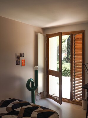 4 chambres, fer et planche à repasser, Wi-Fi, draps fournis