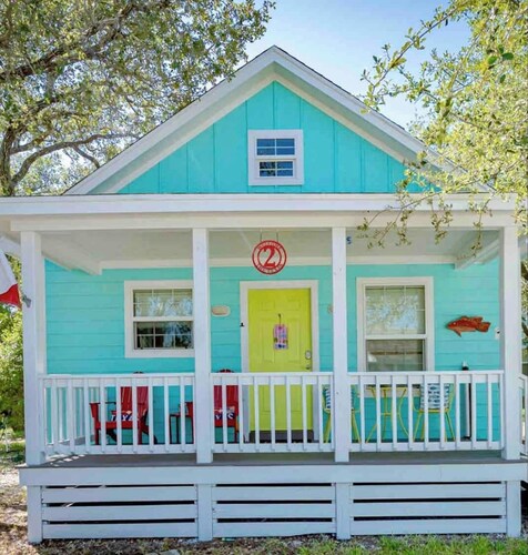 Vibrant Spot! Kids Luv Queen Bunkbed, Pool, Dog OK
