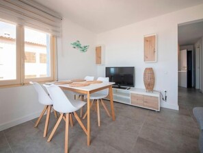 Dining - R155 Beachfrontapartment 3 (Coma-ruga)