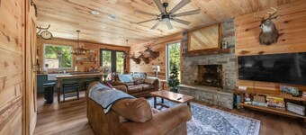 Secluded 3BR Cabin – 20-Acre Woodland Estate near I-75 (Pet-Friendly)