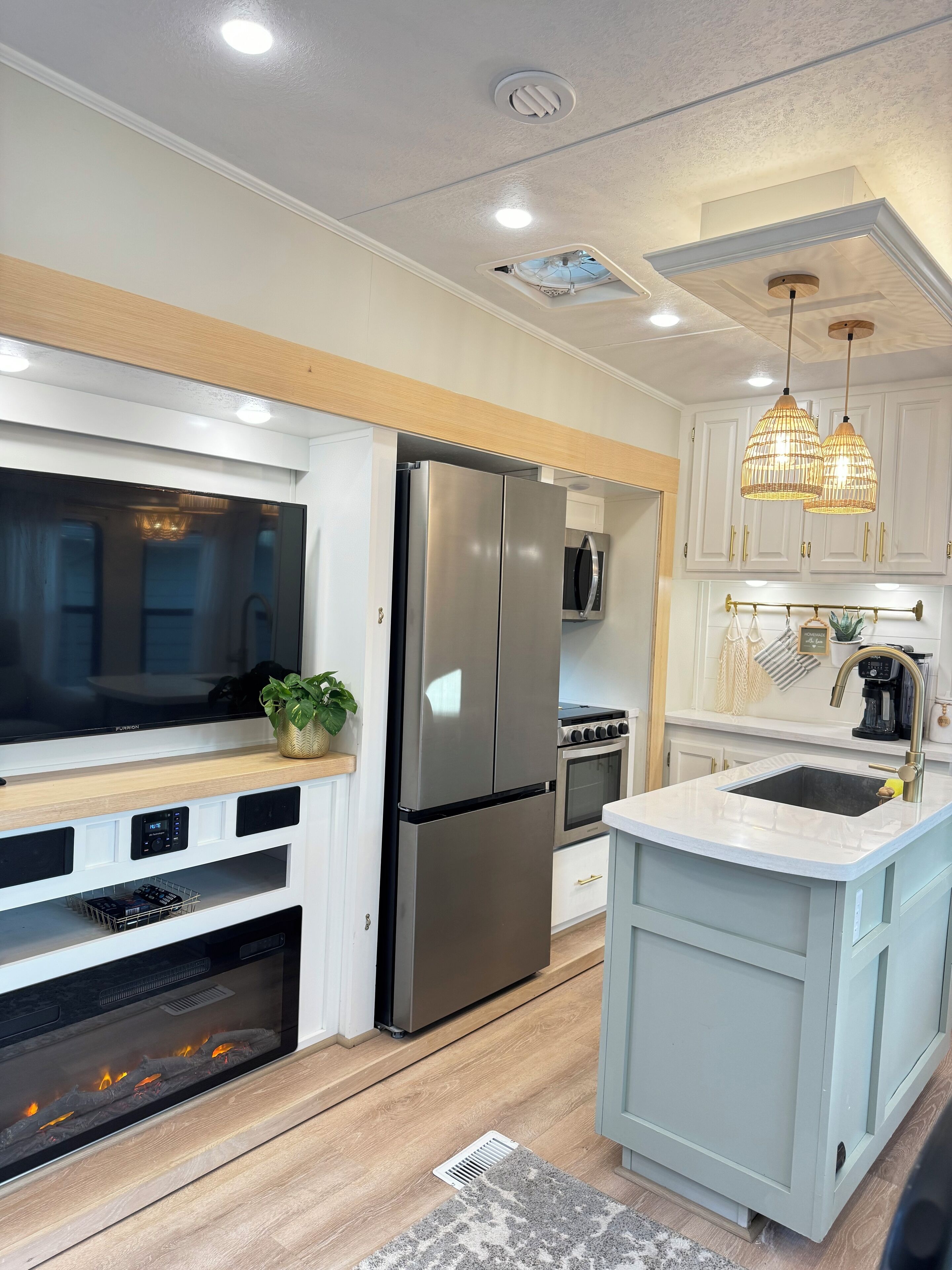 Family friendly cozy camper - Close to Autzen Stadium and U of O