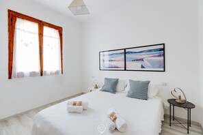 4 bedrooms, soundproofing, iron/ironing board, travel cot