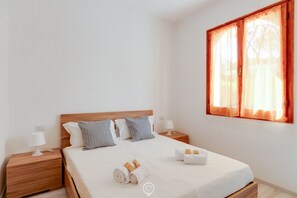 4 chambres, système d’insonorisation, fer et planche à repasser