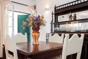 Dining - Sines Beach Front Villa (Sines)