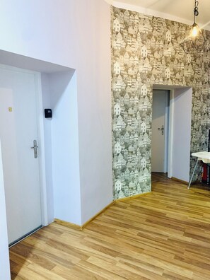 Lobby - Happy House Hostel. Poznan (Poznan)