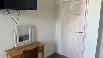 Deluxe Double Room, Ensuite, Garden View