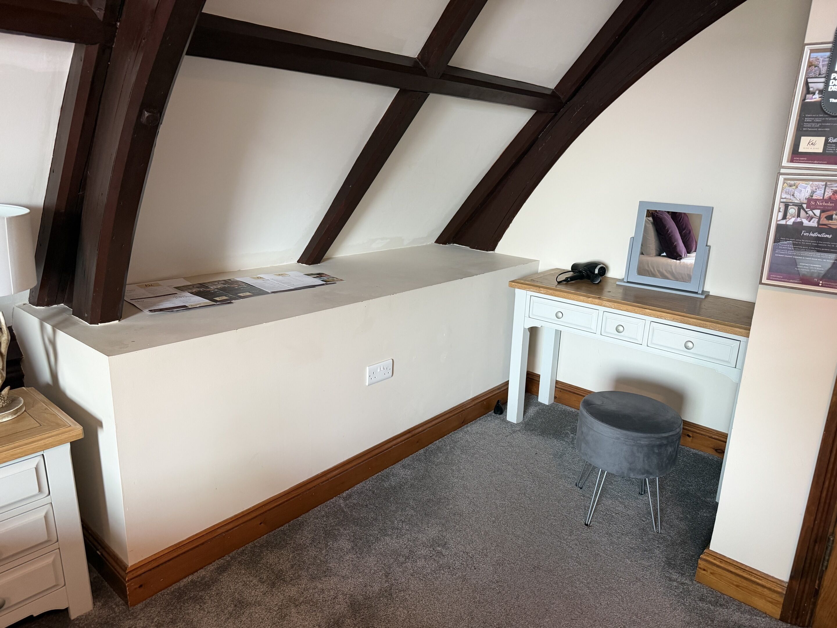 Deluxe Penthouse | Iron/ironing board, free WiFi