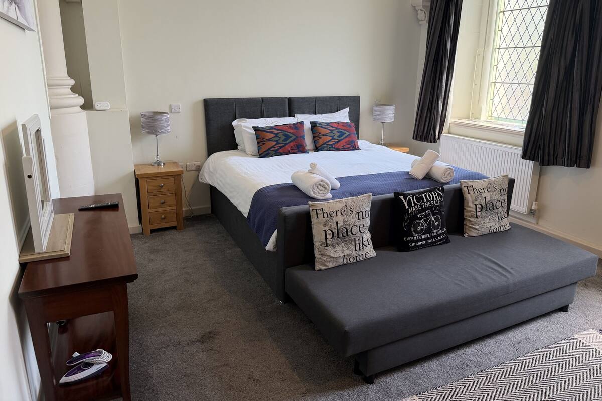 Superior Double or Twin Room | Iron/ironing board, free WiFi