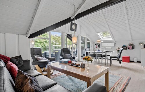 Awesome home in Skjern with WiFi
