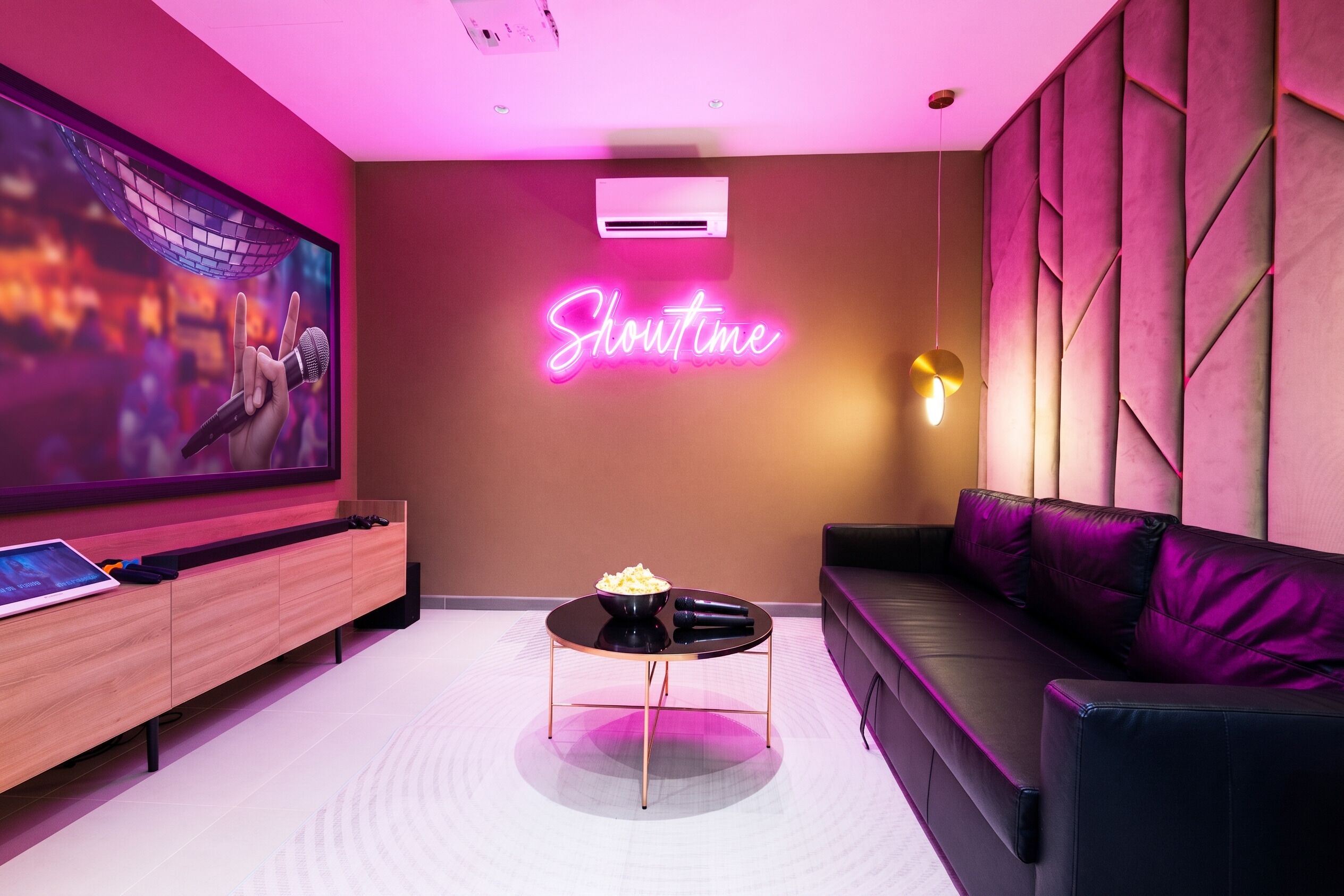 New 2024 - 5br Pool Villa With Private Ktv Room - Jomtien