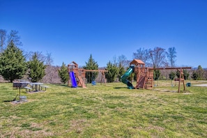 Children’s area - Fantastic and Convenient Smoky Mountain View Condo! 2104 (Pigeon Forge)